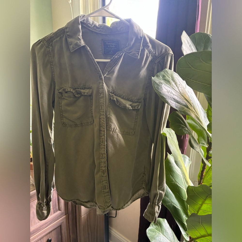 Women’s shirt